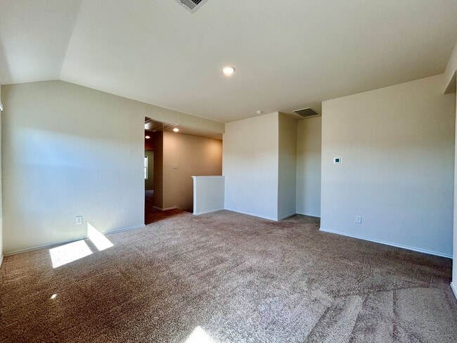 Building Photo - 221 Granary Dr