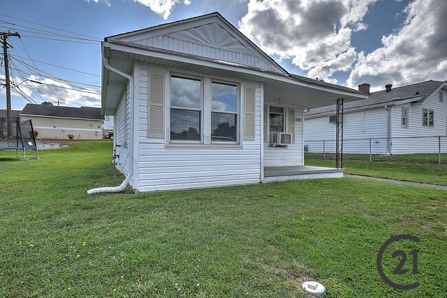 Building Photo - 1305 Willow St