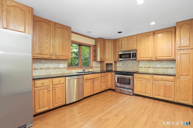 Building Photo - 122 Deforest Rd