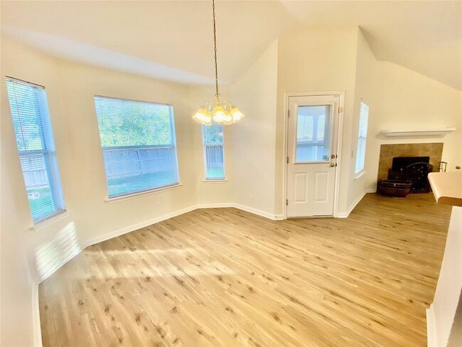 Building Photo - 196 Unity