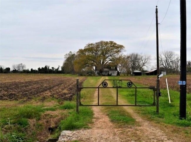 Building Photo - 2223 Co Rd 107