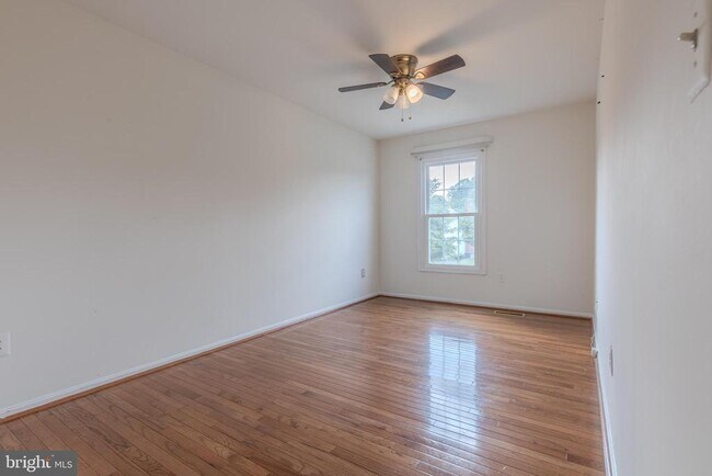 Building Photo - 3929 Sunflower Cir