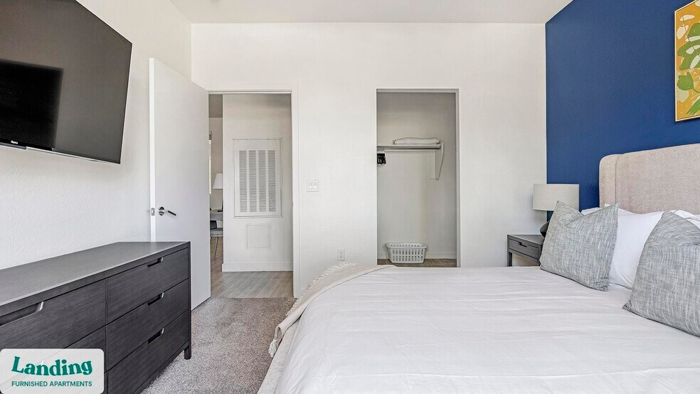 Building Photo - 10000 W Missouri Ave