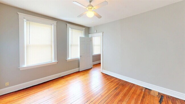 Building Photo - 426 Ada St