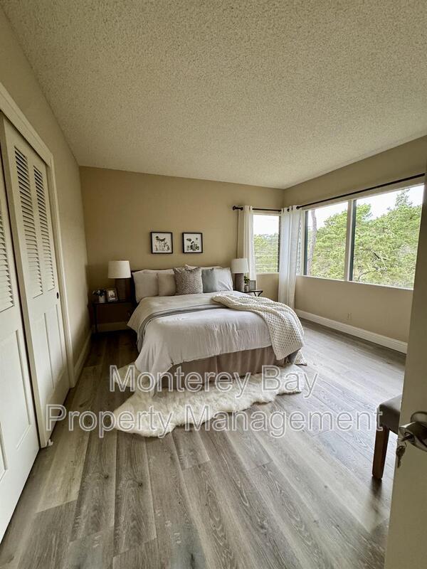 Building Photo - 31 Del Mesa Carmel