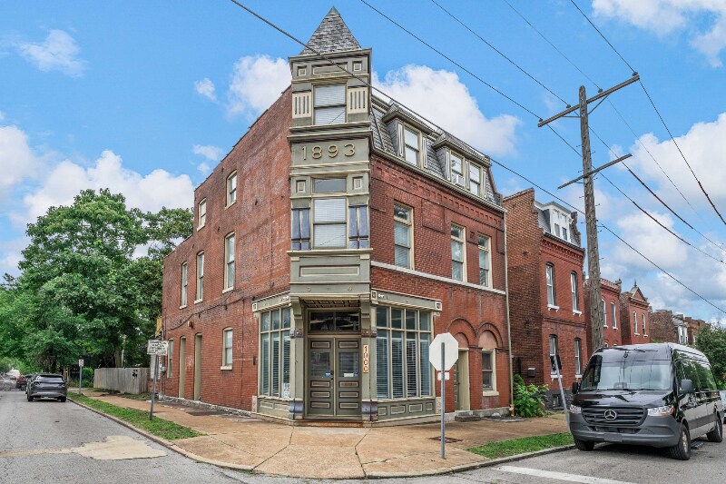 Building Photo - 3205 Lemp Ave