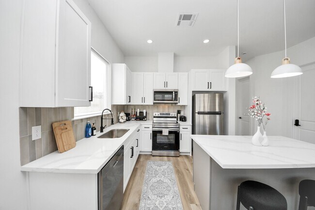 Building Photo - 3909 Maggie St