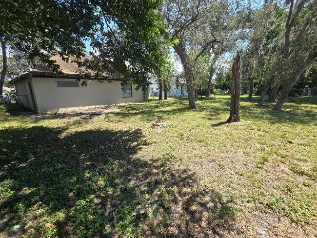 Building Photo - 13309 Woodward Dr