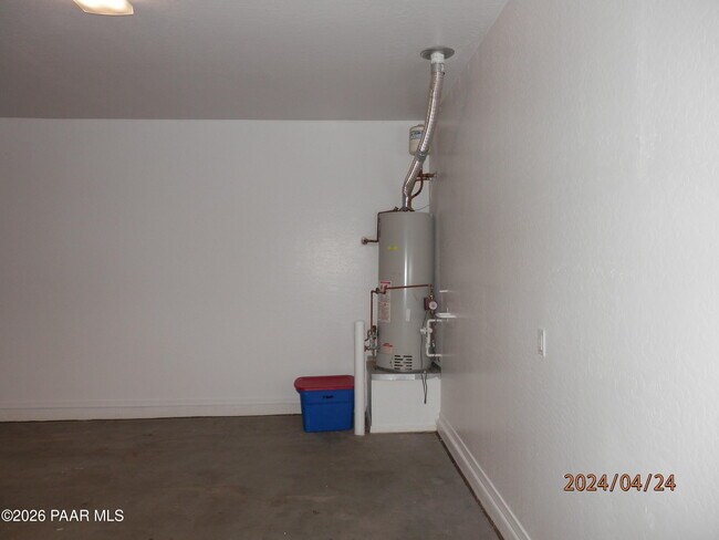 Building Photo - 7036 N Lantern Ln E