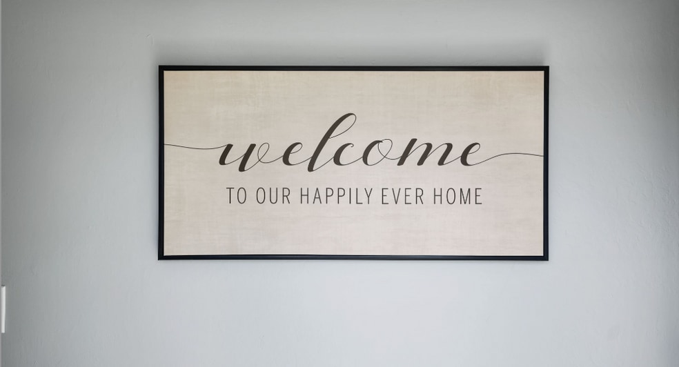 Building Photo - 325 Falcon Dr