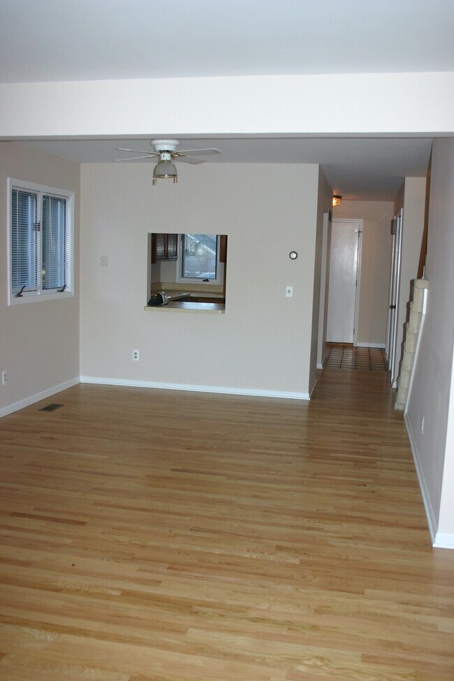 Dining Room - 1750 W Liberty St