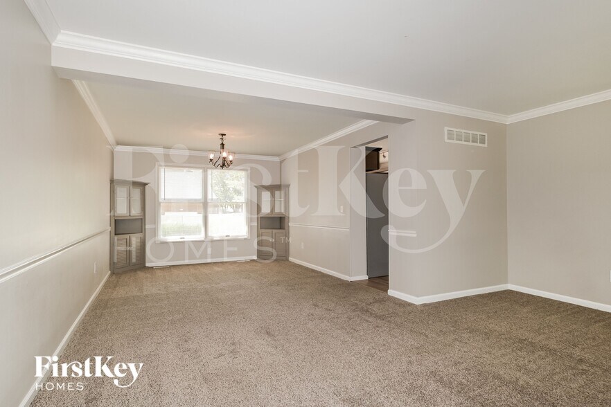 Building Photo - 721 Cedar Glen Dr