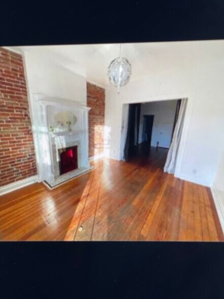 Primary Photo - 1358 Mariposa St