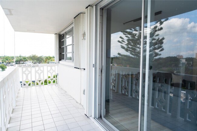 Building Photo - 13155 Ixora Ct