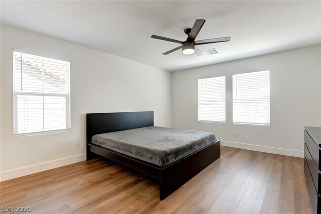 Building Photo - 2875 Starling Summit St