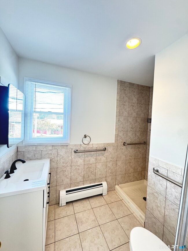 Building Photo - 93 New Canaan Ave