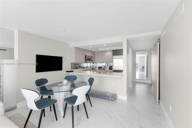 Building Photo - 401 Ocean Dr