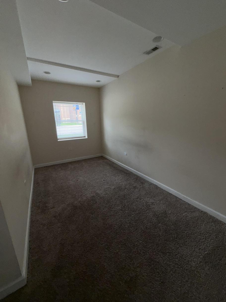 Building Photo - 4605 N Kimball Ave