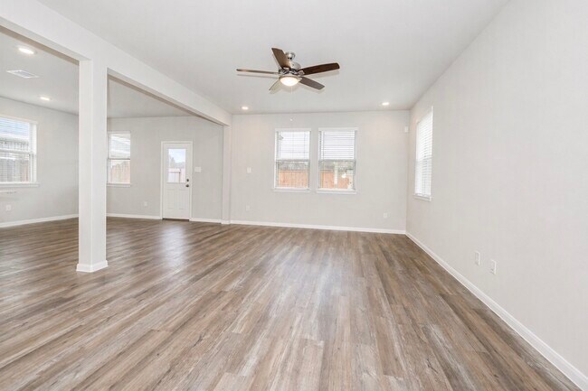 Building Photo - 5806 Havana Mist Dr