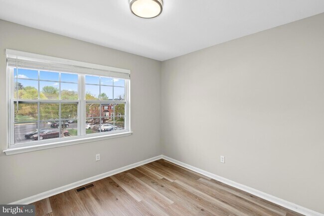 Building Photo - 4935 Wallflower Wy