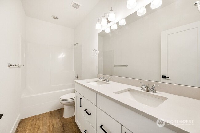 Building Photo - Gorgeous large 4 bedroom home in Tehaleh a...