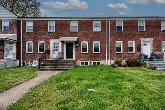 Building Photo - 2976 Cornwall Rd