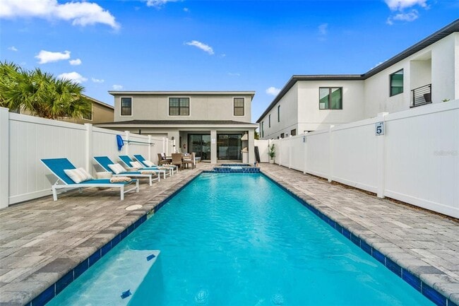 Building Photo - 7464 Gathering Dr