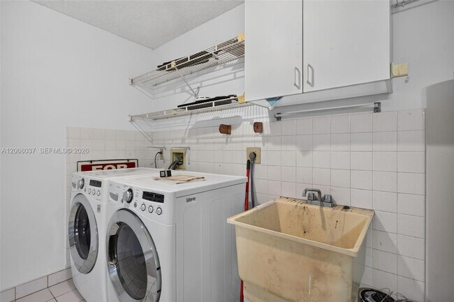 Building Photo - 587 NW 38th Ave