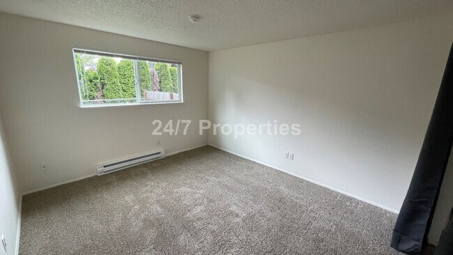 Building Photo - Newly Remodeled 2BD I 1BA with AC! - Near ...