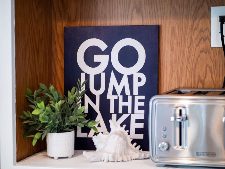 Building Photo - 3581 Mong Ave