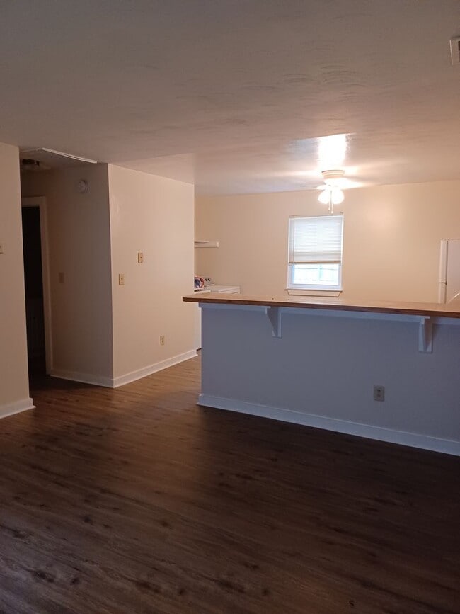 Building Photo - 469/471 Rudder Rd