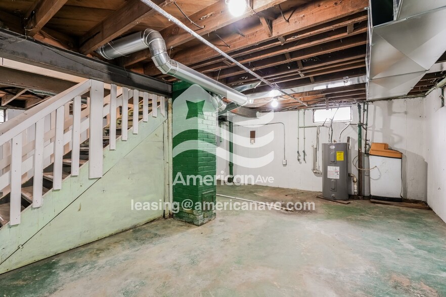 Building Photo - 1325 N Meade St