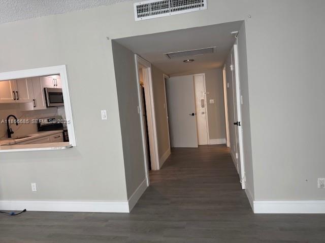 Building Photo - 5401 Collins Ave