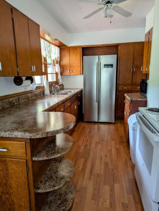 Building Photo - $1,700 - 3 Bedroom 1 Bathroom Home in Lovely Setting in Savannah Community