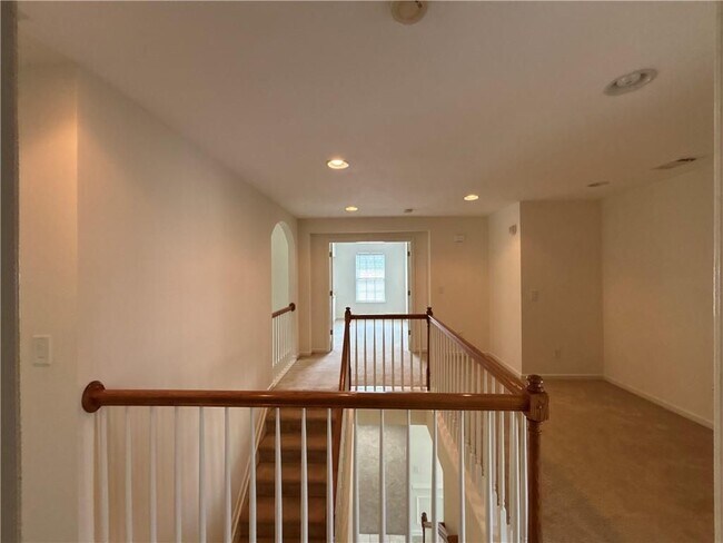 Building Photo - 230 Collins View Ct