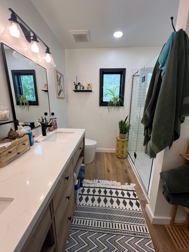 Building Photo - 168 Original Rd