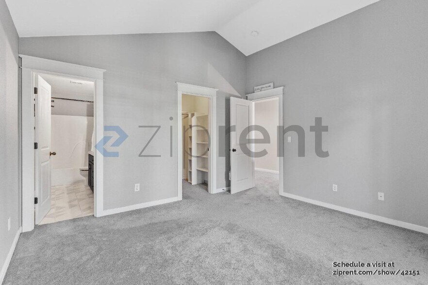 Building Photo - 5017 SW Wentworth Terrace