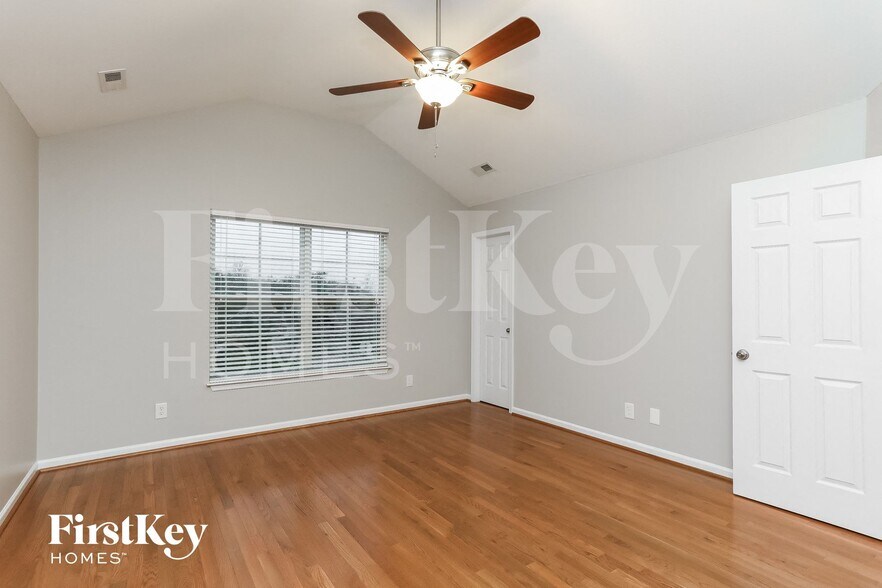 Building Photo - 5390 Esher Drive