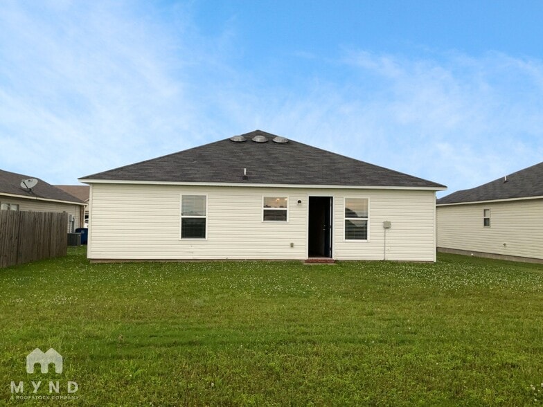 Building Photo - 12820 Bell Flower Drive