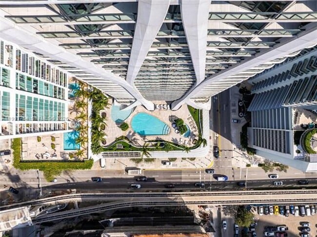 Building Photo - 1000 Biscayne Blvd