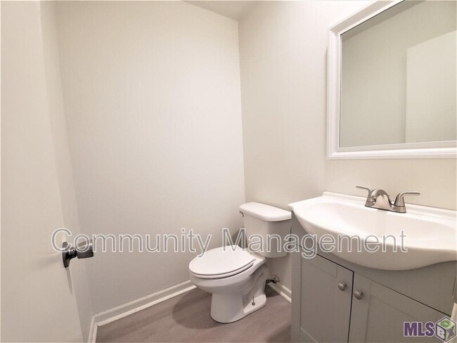 Building Photo - 8036 Bayou Fountain Ave