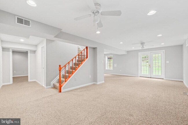 Building Photo - 18865 Crossroads Ct