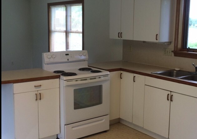 kitchen - 28 Stockbridge St