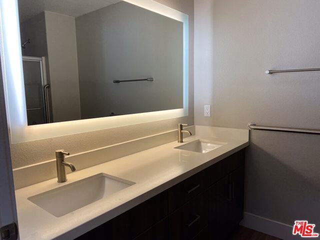 Building Photo - 1041 Glendon Ave