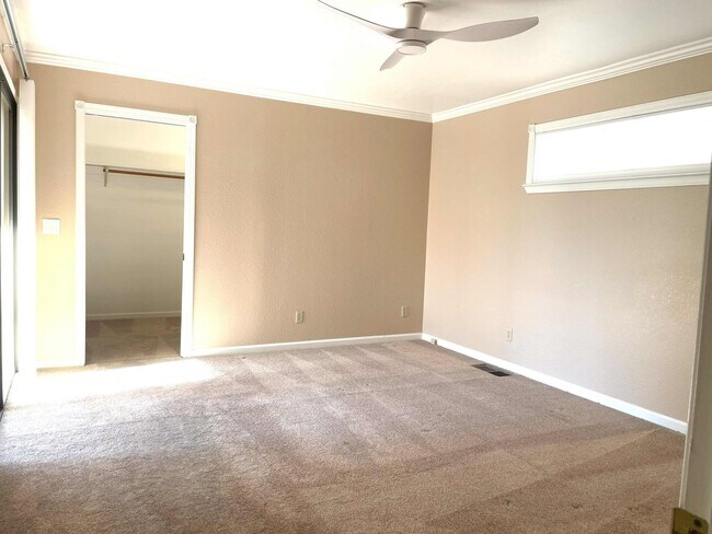 Building Photo - 3 bedroom, 2 bath home in Lake Wildwood, P...