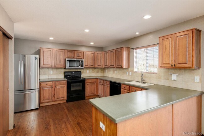 Building Photo - 9865 Falcon Ln