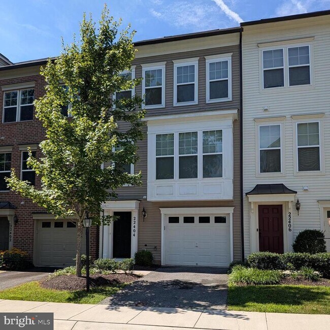 Building Photo - 22404 Glenbow Way