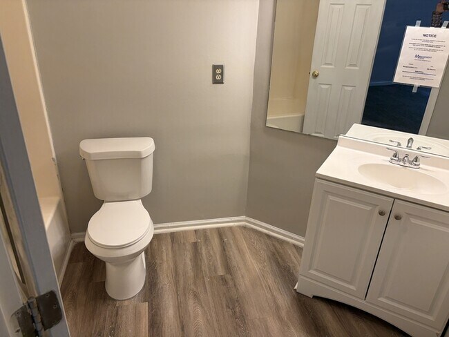 Building Photo - 2 Bed / 2 Bath Condo for Rent in Huntsville, AL 35806
