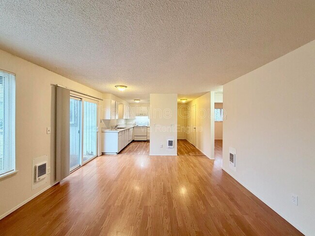 Building Photo - 13938 SE Powell Blvd