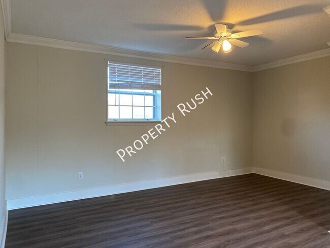 Building Photo - 4727 Tessie Ln
